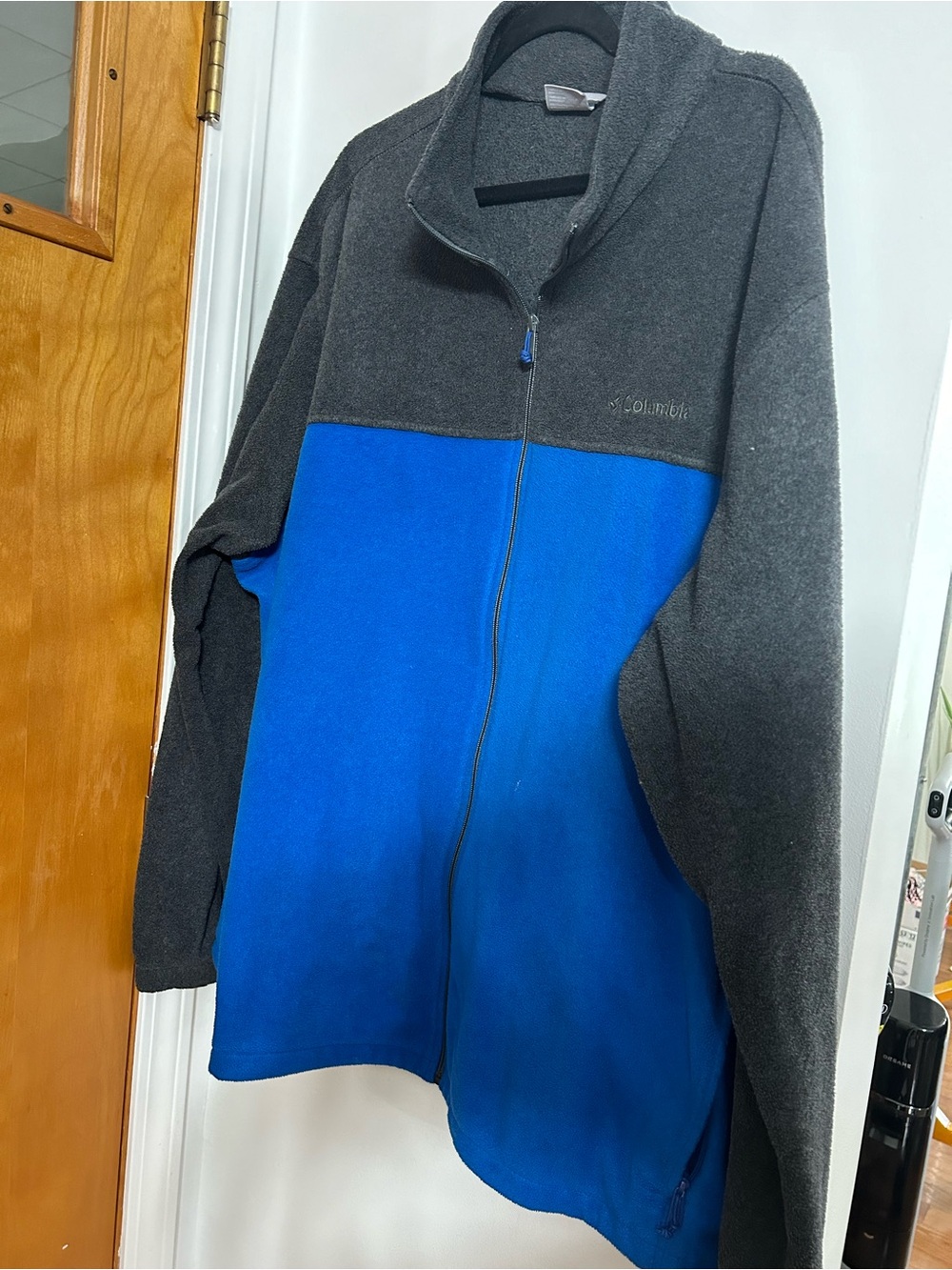 Columbia Two-Tone Full-Zip Fleece Jacket in Charcoal and Blue 4XT